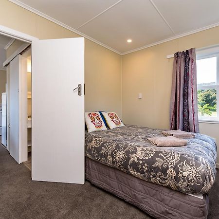 Waitangi Beach Bach 30B 외부 사진